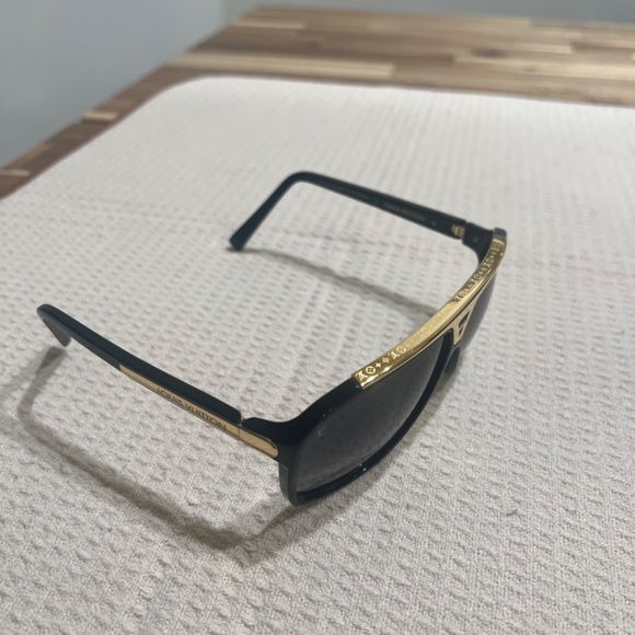 Louis Vuitton Evidence Sunglasses Black - Picture 5 of 16